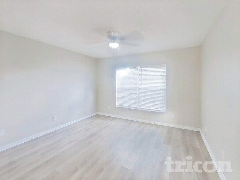 Building Photo - 320 Laxton Ln