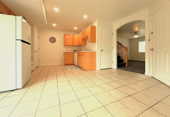 Building Photo - 352 E Newsome Park Ln