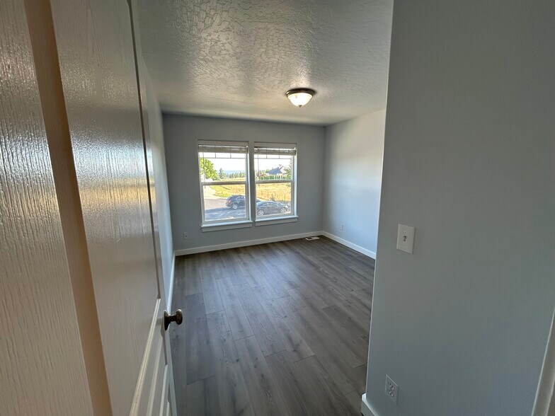 Building Photo - 1620 W Carolina Way