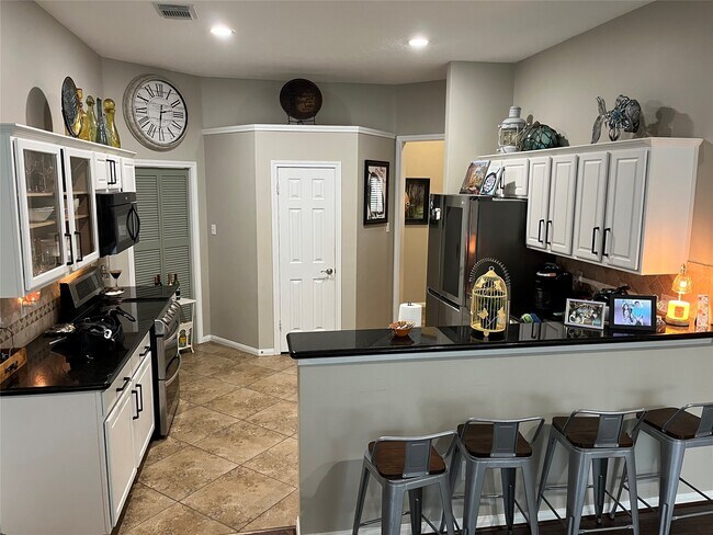 Building Photo - 15522 Valley Plum Ct
