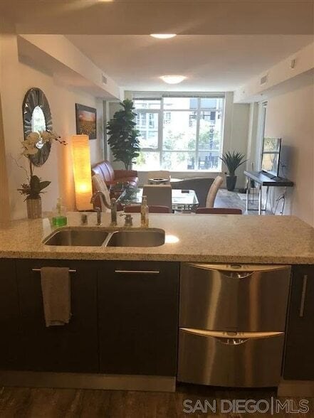 Building Photo - 1431 Pacific Hwy