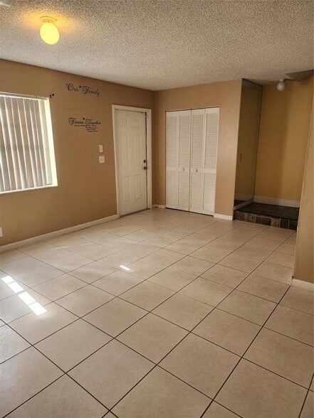 Building Photo - 4613 NW 91st Ave