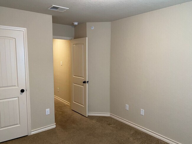 Building Photo - 14003 Fratelli Rd