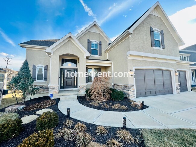 Building Photo - Gorgeous Home in Blue Valley Schools, Wood...