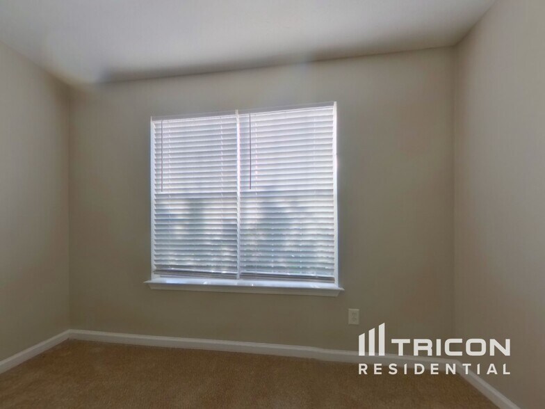Building Photo - 1260 Wilkes Crest Dr NE