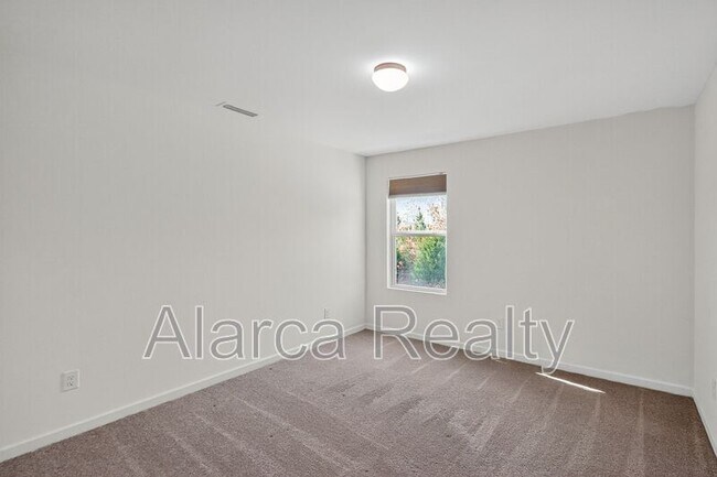 Building Photo - 764 Alexander Commons Dr