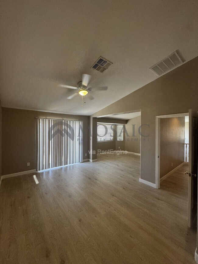 Building Photo - 3356 E Mayberry Ave