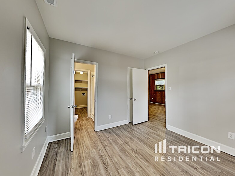 Building Photo - 4811 Westridge Dr