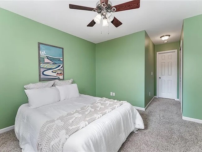 Building Photo - 660 Grasswren Way