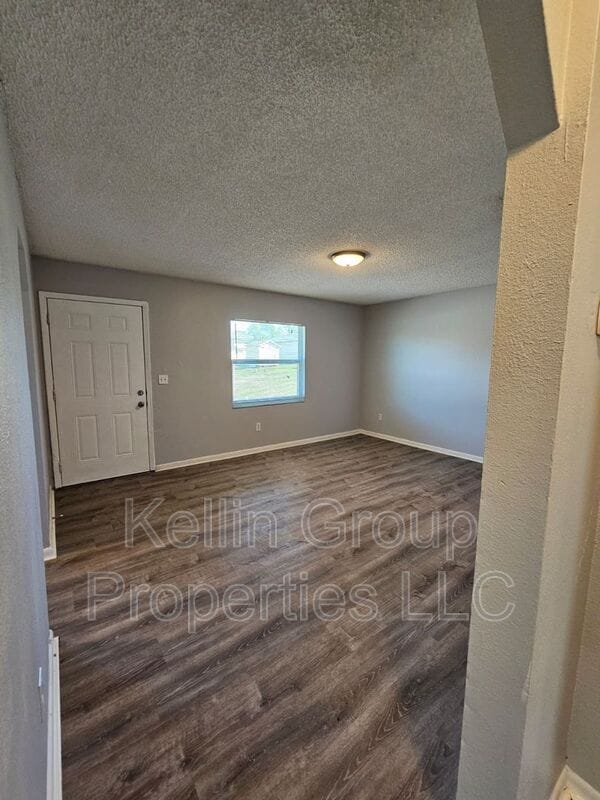 Building Photo - 1041 N Brunnell Pkwy