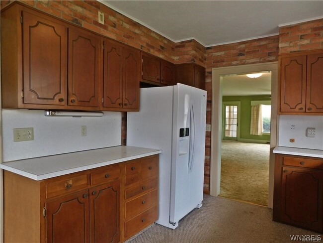 Building Photo - 172 Wellsville St