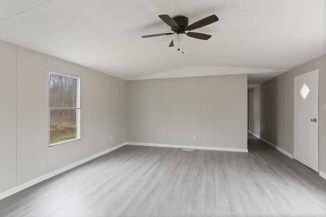 Building Photo - 23481 Redwood Dr