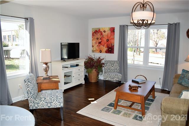 Building Photo - 201 Gamble St