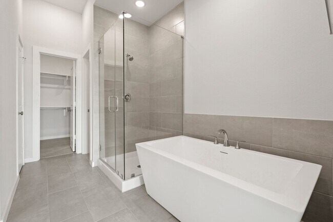 Building Photo - 6579 Scarlet Pond Ln