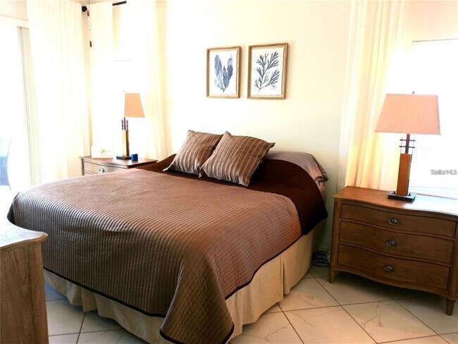 Building Photo - 4216 Central Sarasota Pkwy