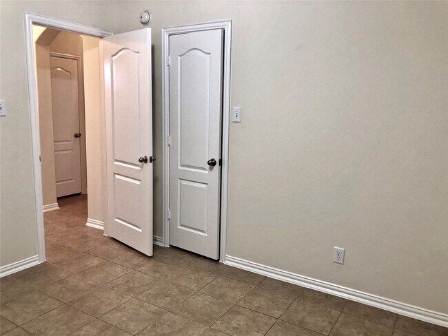 Building Photo - 2519 Horned Owl Dr