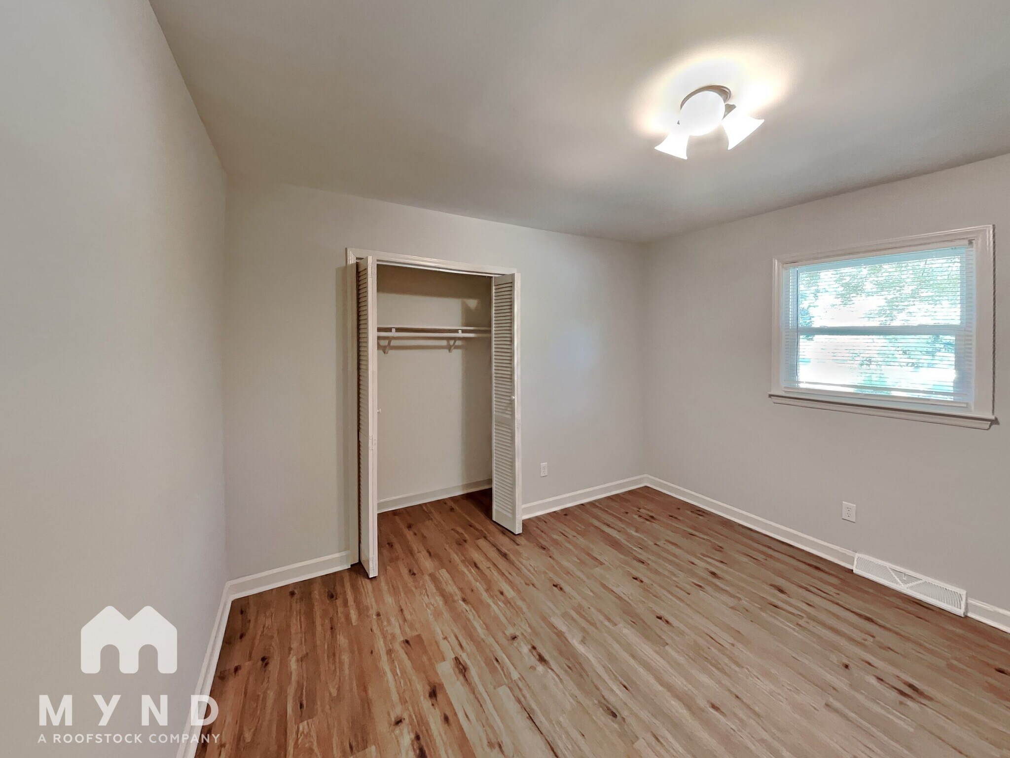 Building Photo - 3211 Spring Valley Dr