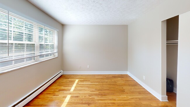 Spacious Bedrooms - The Courtyard of Oakley