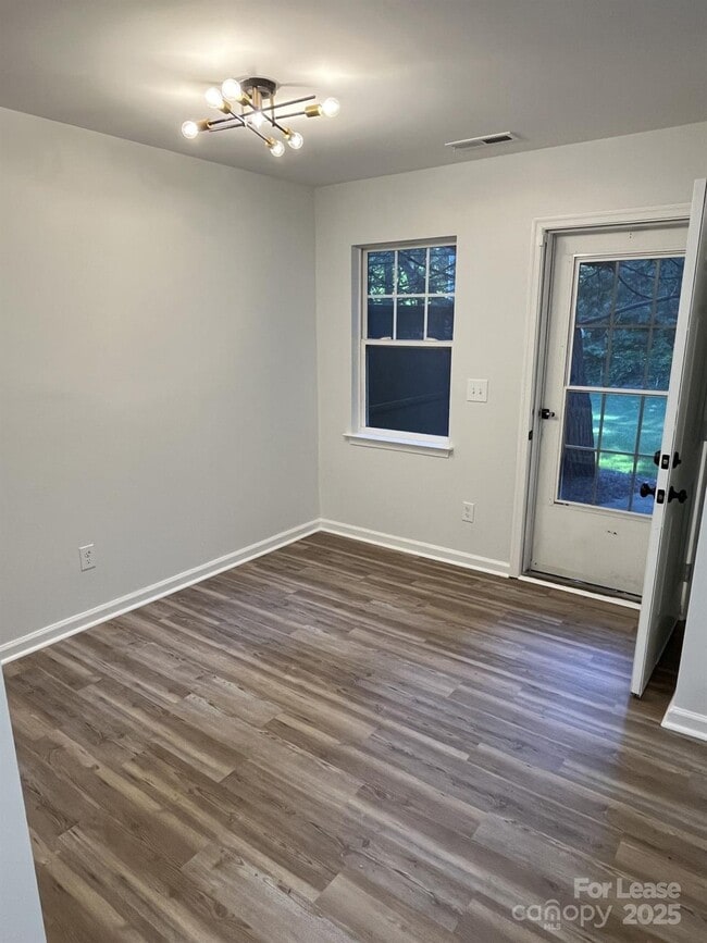Building Photo - 311 Drury Dr