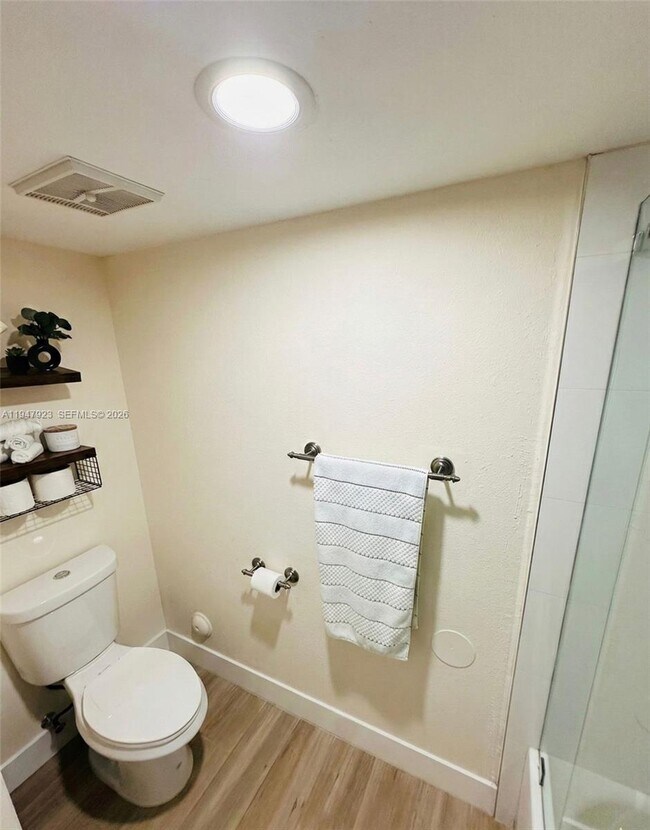 Building Photo - 1190 Coral Club Dr