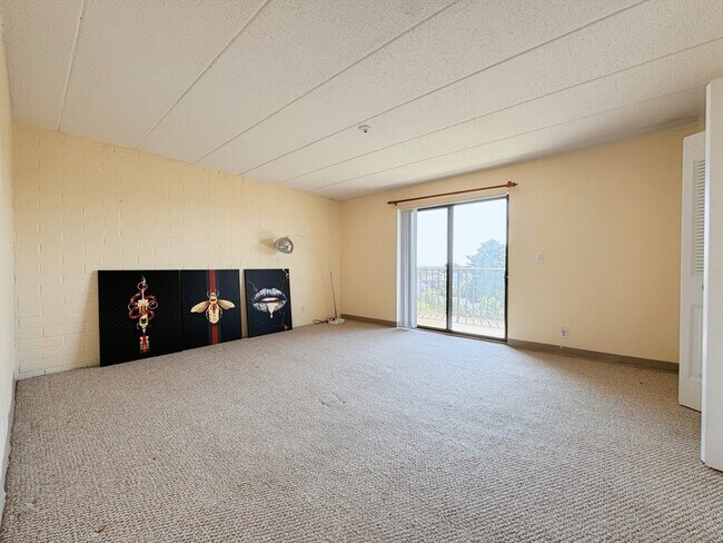 Building Photo - 185 Quincy Shore Dr