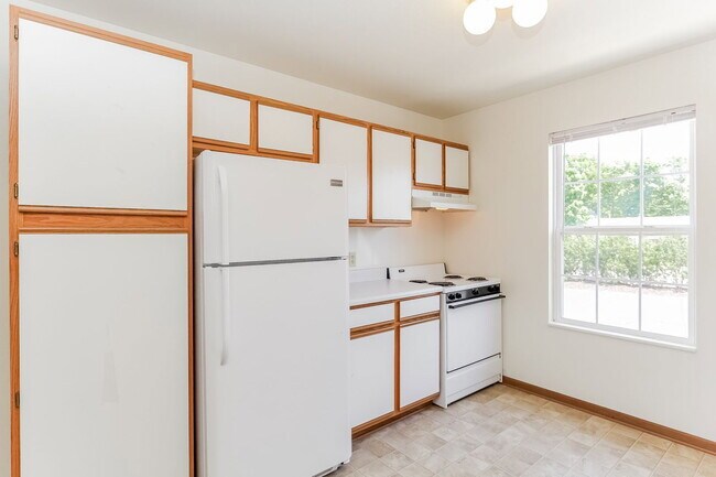 Building Photo - 4477 Lake Michigan Dr