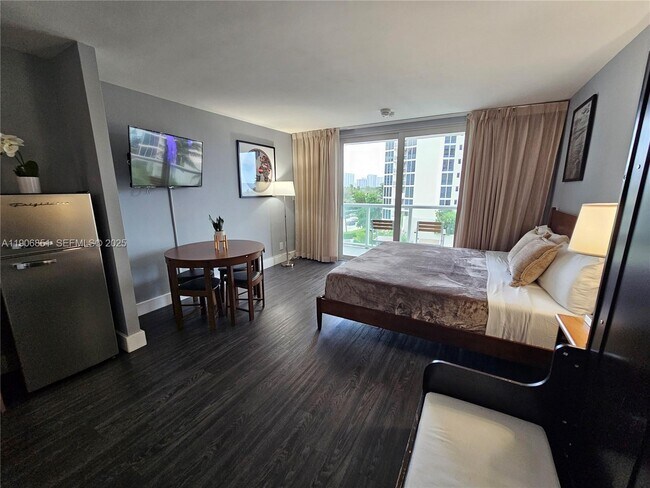 Building Photo - 19201 Collins Ave