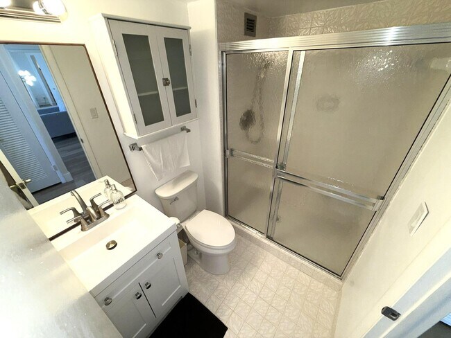 Building Photo - 2860 S Ocean Blvd