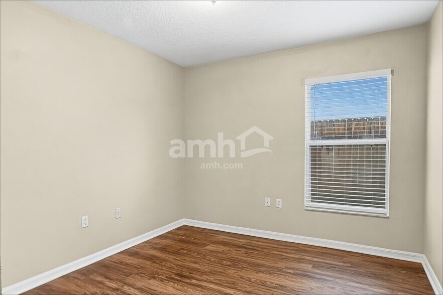 Building Photo - 10434 Boyette Creek Blvd