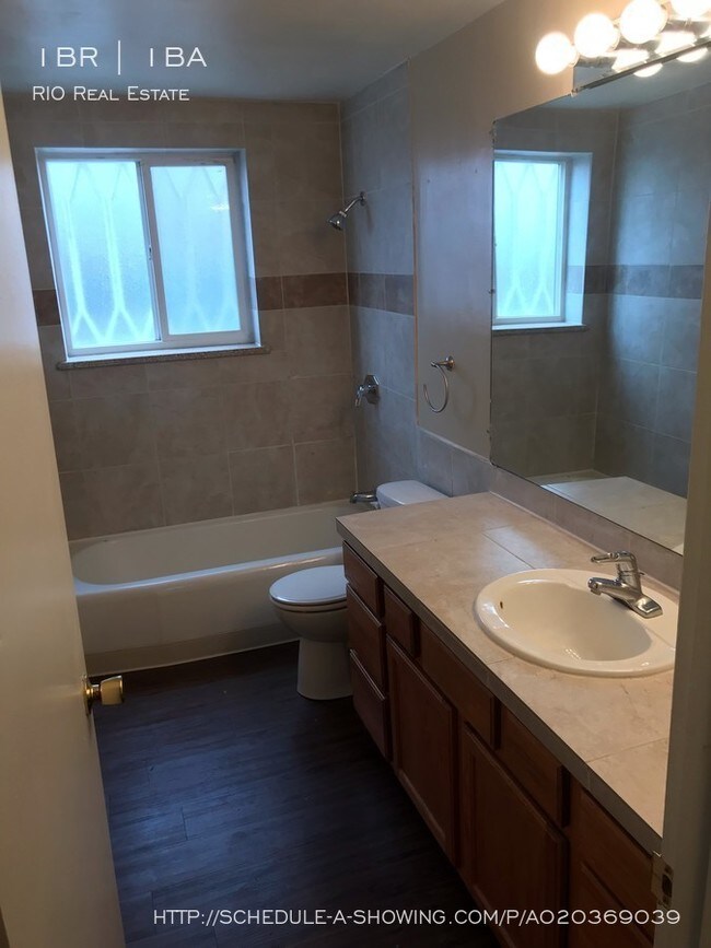 Building Photo - 1139 York St