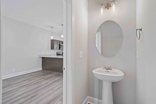 Building Photo - 9 Highland Blf Wy