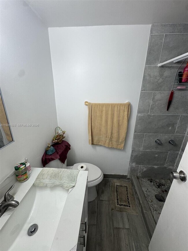 Building Photo - 10245 SW 37th Terrace