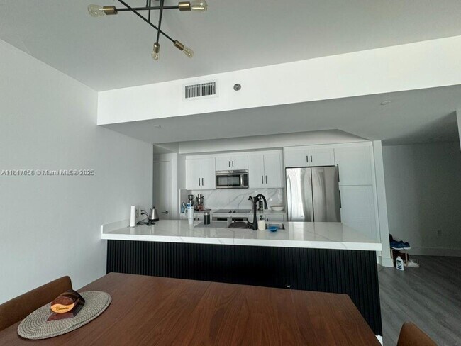 Building Photo - 500 Brickell Ave