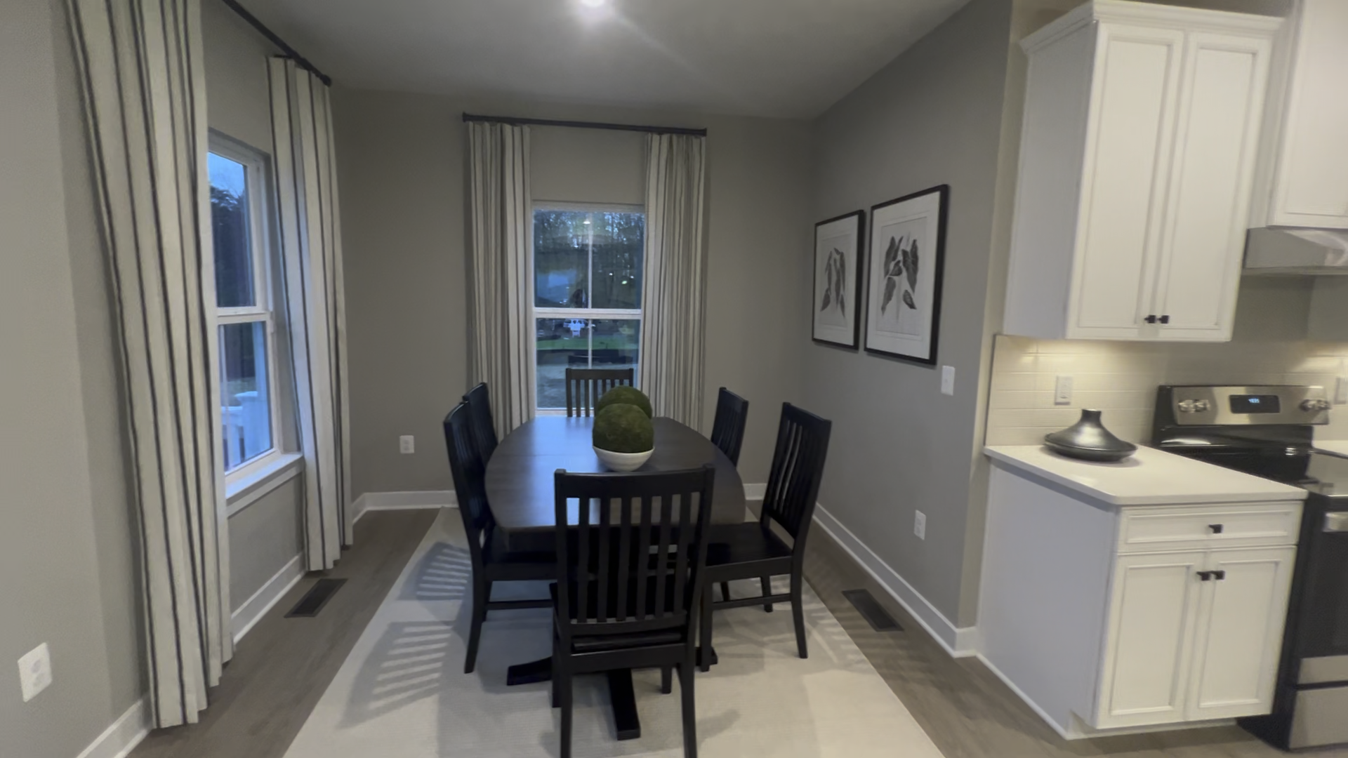 Breakfast Nook - 425 Greenstead Dr