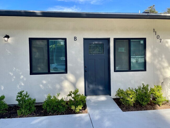 Building Photo - 1107 Ojai Rd