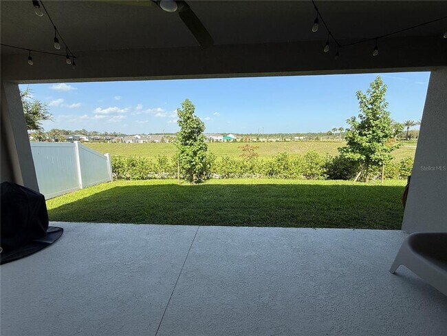 Building Photo - 1165 Lakeshore Breeze Pl