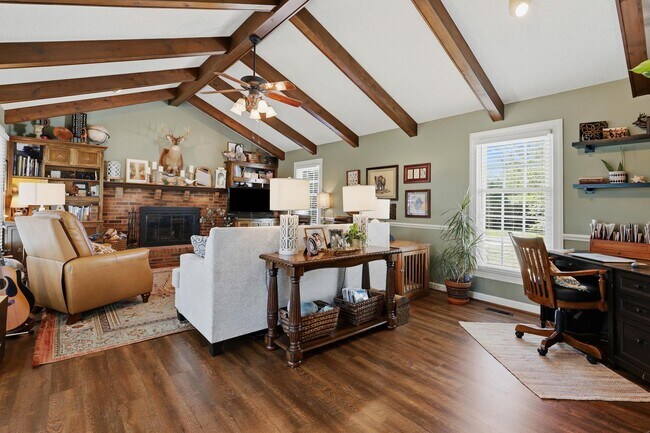 Building Photo - 206 Ramblewood Dr