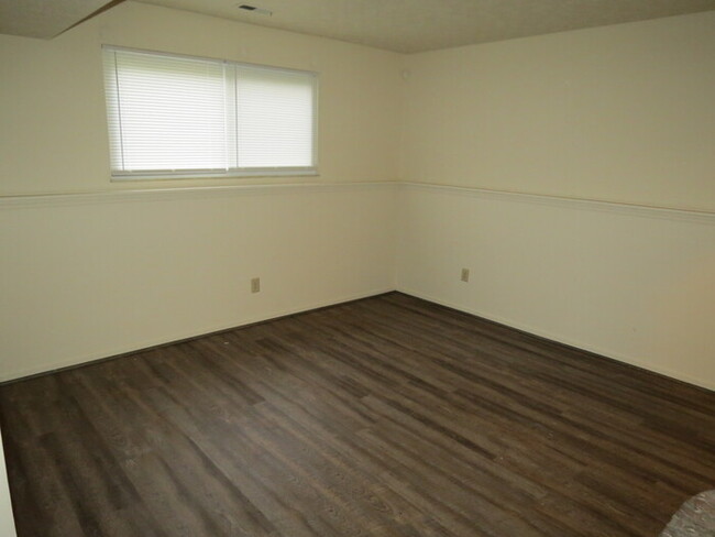Building Photo - new rental in Reynoldsburg Schools