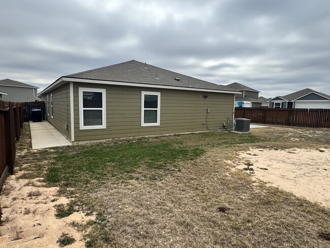 Building Photo - Nicely Updated 3 Bedroom 2 bath home in Lu...