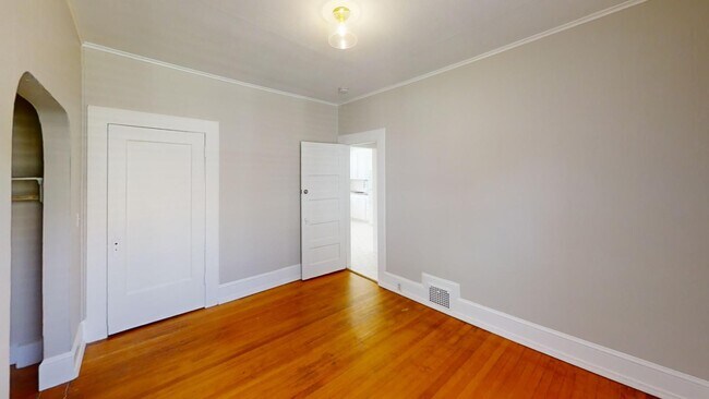 Building Photo - KJKLLC-Carlton Street