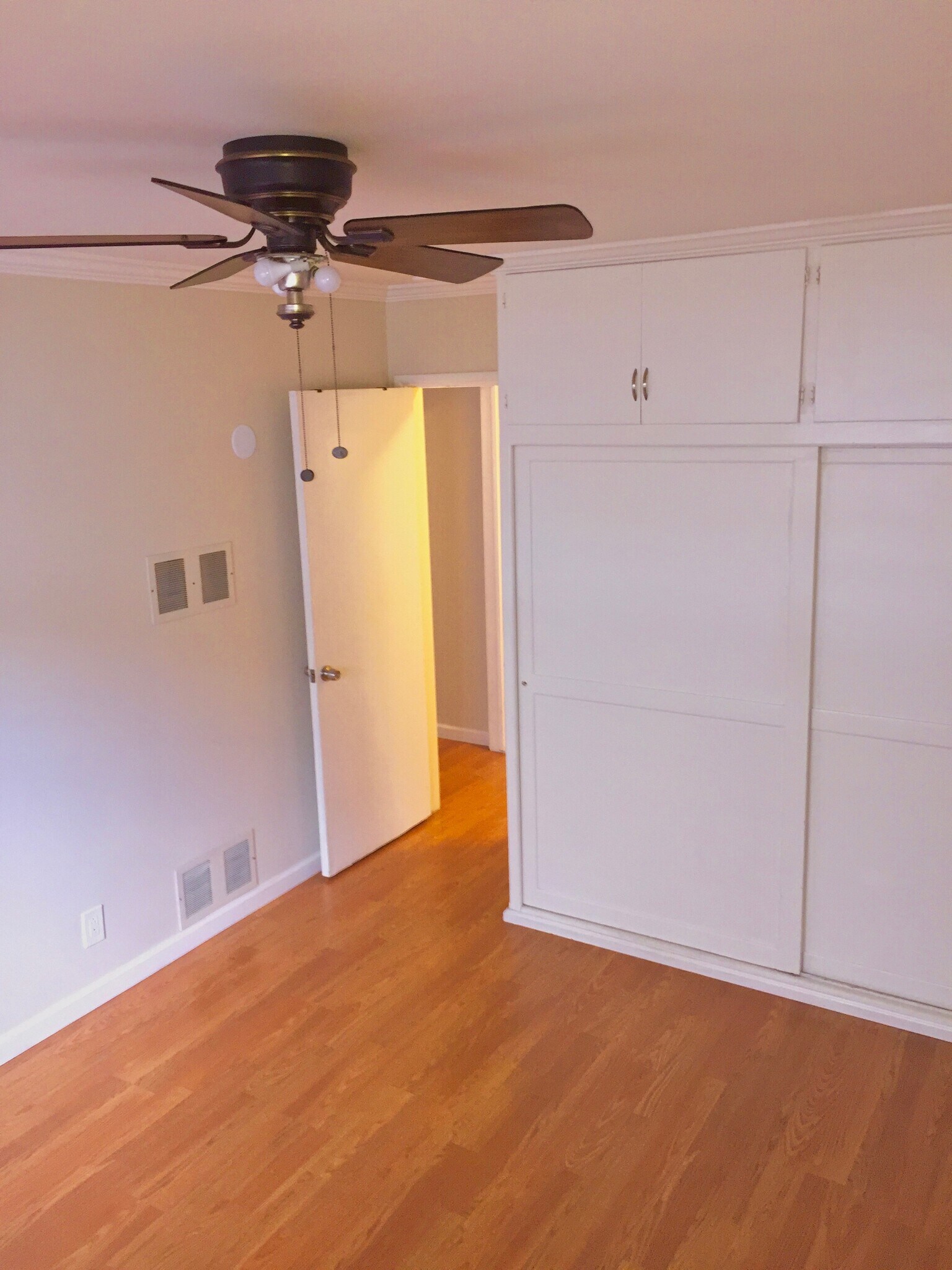 Building Photo - 411 Douglas St