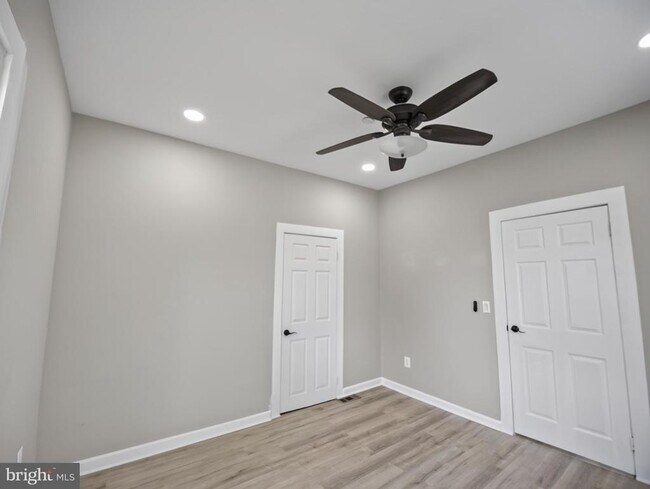 Building Photo - 6008 Addison Rd