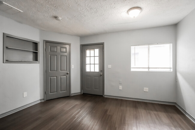 Building Photo - 6615 Brookgate Dr