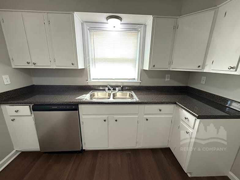 Building Photo - 3547 Barron Ave