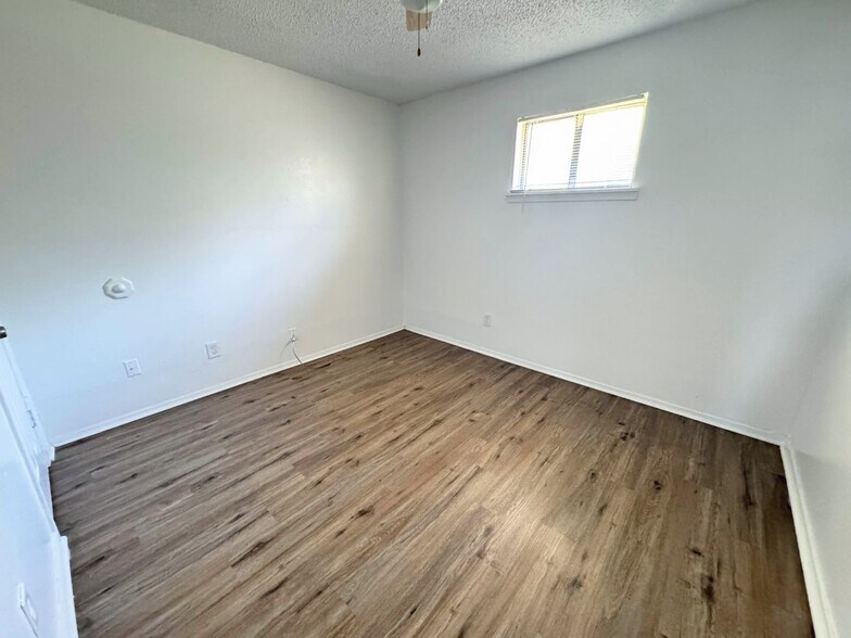 Building Photo - 715 N 20th St