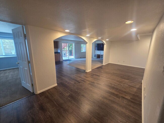 Building Photo - Beautiful Highlands Ranch Home with Finished Basement & 3-Car Garage!