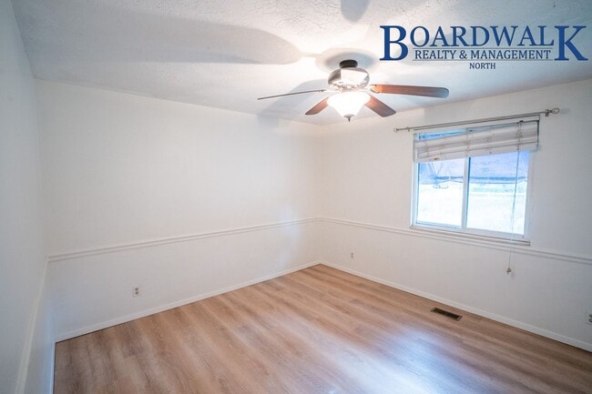 Building Photo - Updated 4 Bedroom Home in Beautiful Eden!