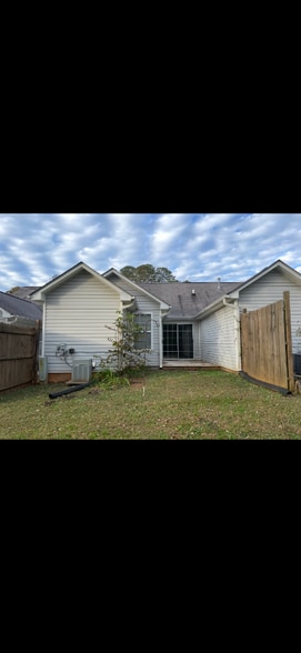 Building Photo - 35 W Sellers St