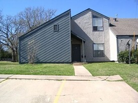 Building Photo - 3200 Eagle Hill Ct