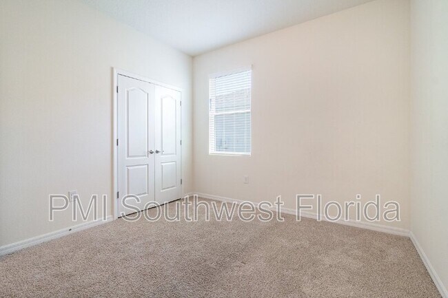 Building Photo - 5928 Silver Palm Blvd